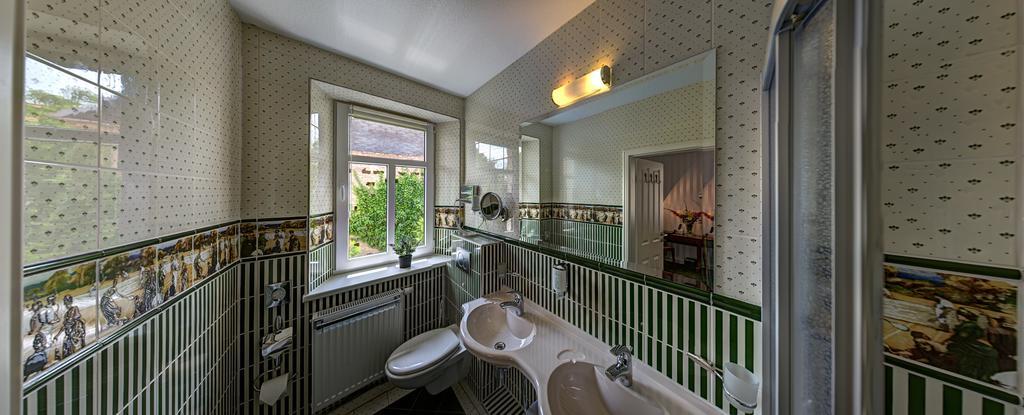 Landhotel Schwarzer Adler Suelzetal Pokoj fotografie