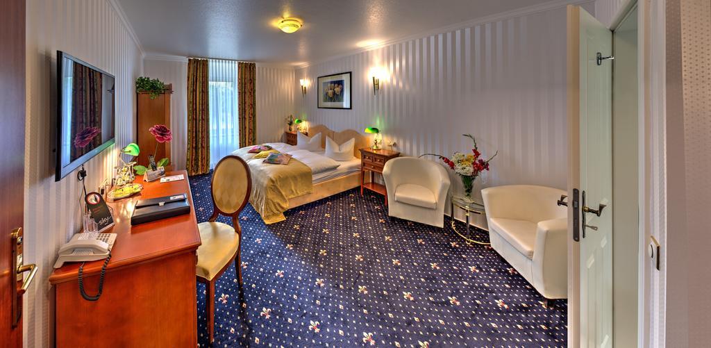 Landhotel Schwarzer Adler Suelzetal Pokoj fotografie